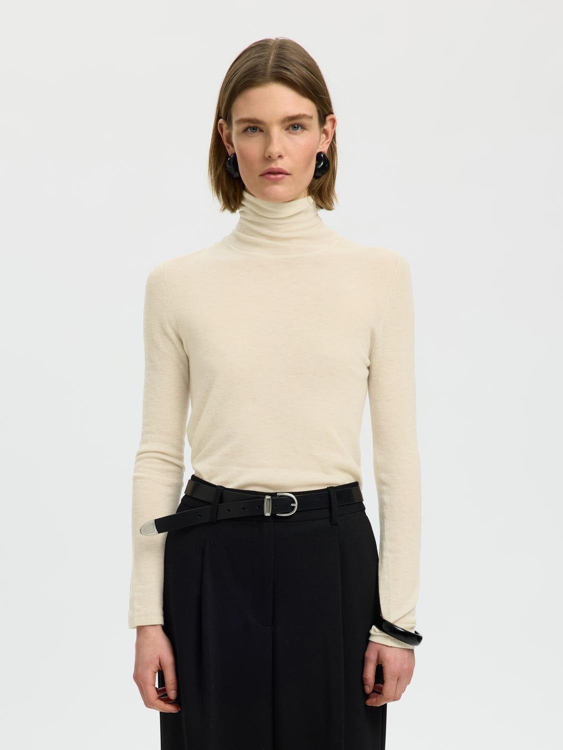 model_shot-front